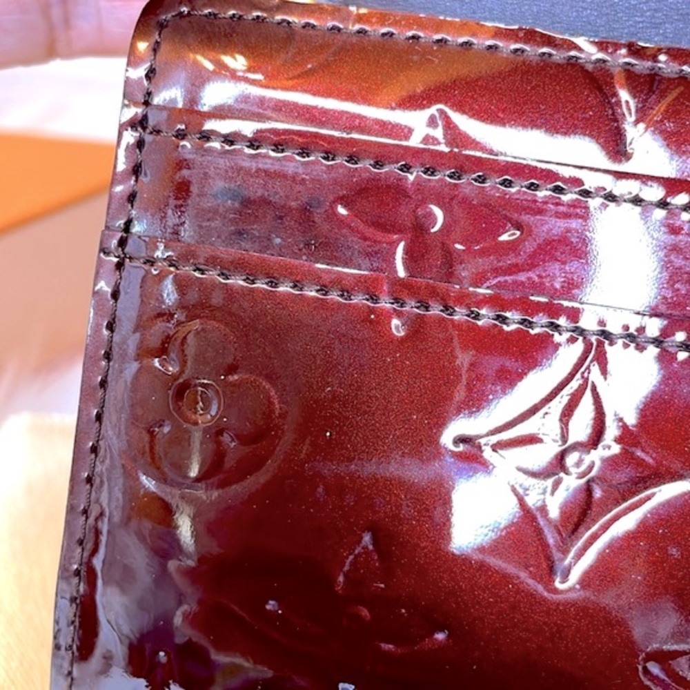 Louis Vuitton Amarante Vernis Sarah Wallet - Picture 14 of 16